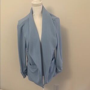 Classic Blue Blazer with Notched Lapels and Tailored Fit